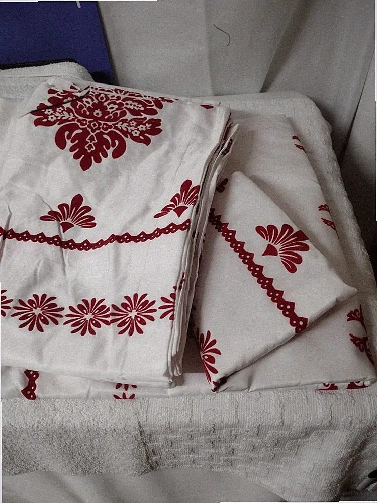 DUVET SET- / Lisin/ LSZ105/ 6 Pieces/ Includes 1 Cover/ 1 Bedsheet 4 Pillowcases